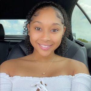 Meet your Posher, Cierra